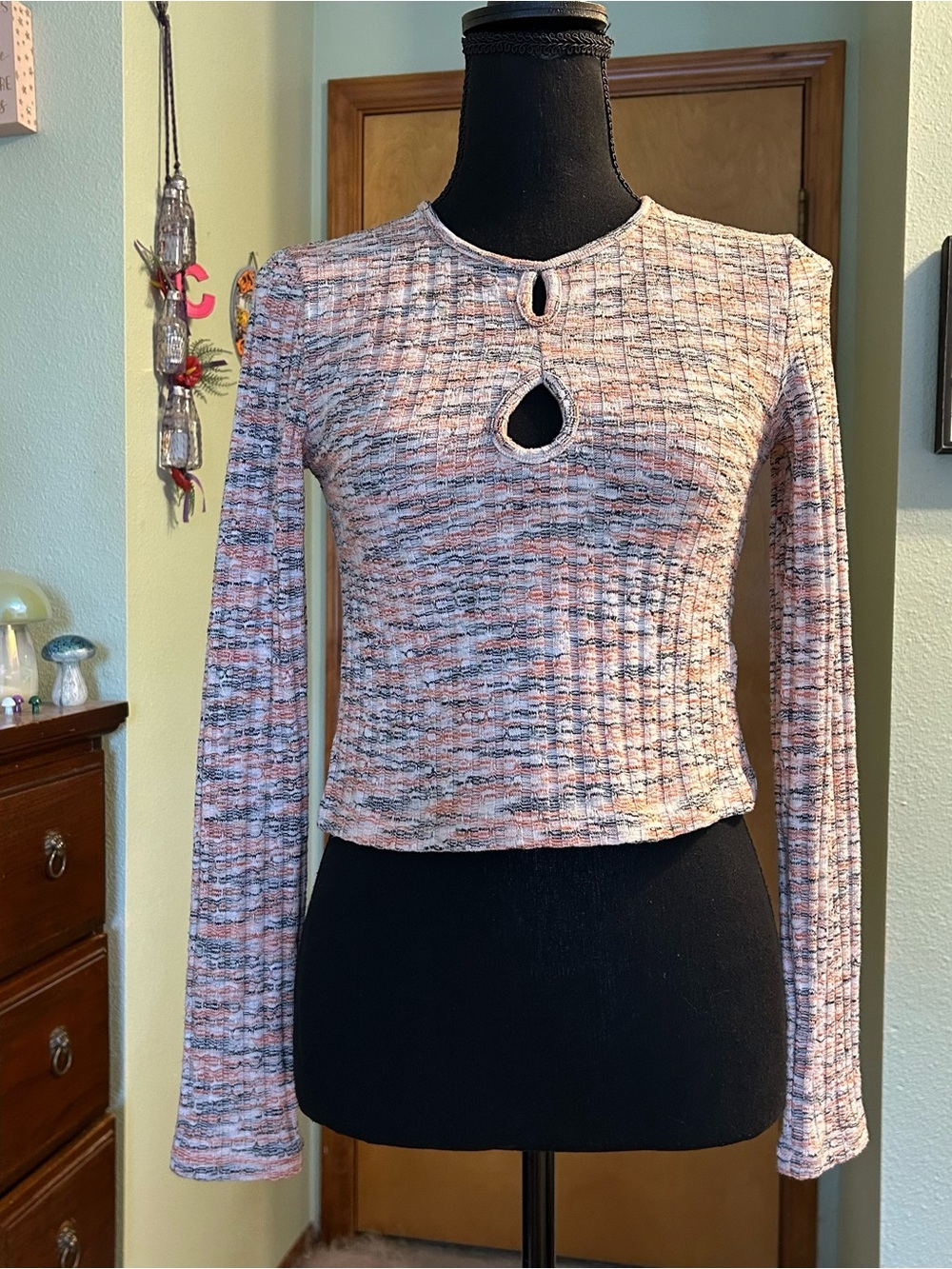BDG Urban Outfitters Keyhole Space Dye Sweater textured double cutout LS crop M